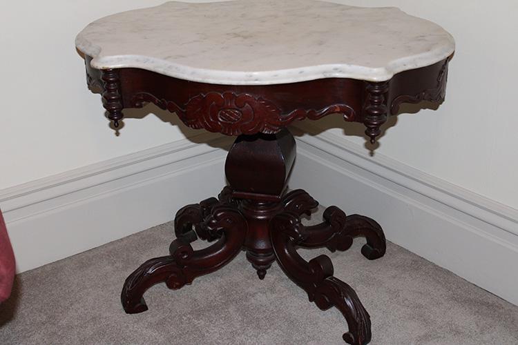 Nice Victorian Marble Turtle Top Table with Duck Carved (1 of 3)