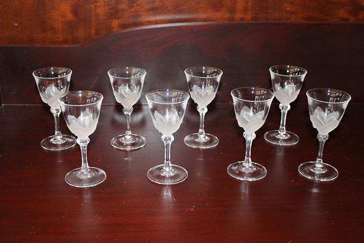 Set of 8 Lalique Style 4 1/2" Stemmed Cordials (1 of 3)