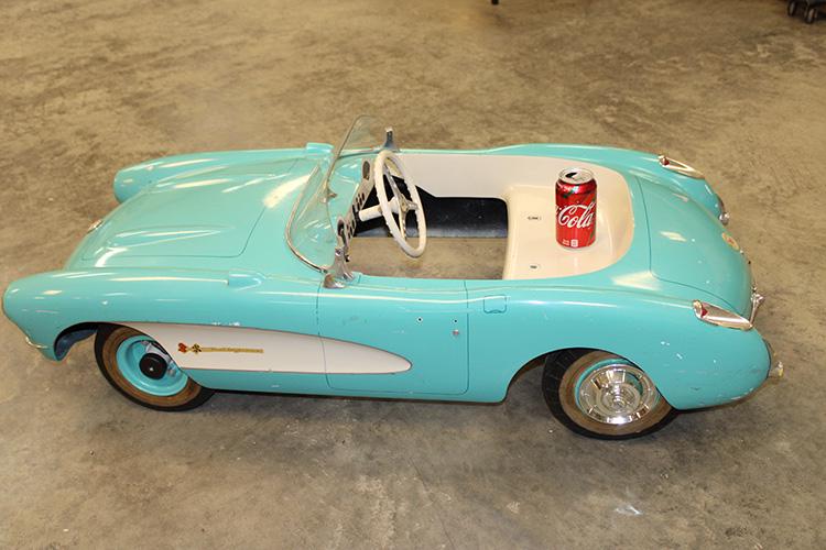Nice 1958 Chevrolet Corvette Pedal Car, High Quality In Original Paint (1 of 6)