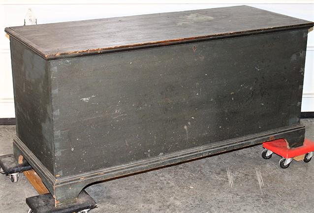 Fine 6 Drawer Blanket Box Dovetailed In Original Paint (1 of 3)