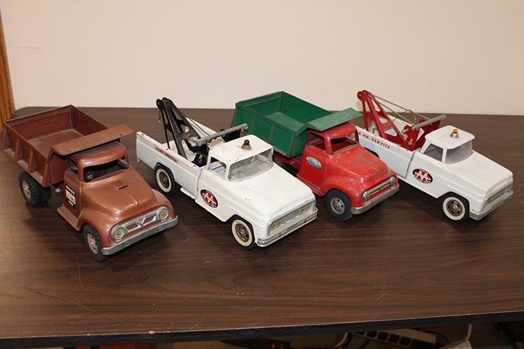 4 Nice Clean Early Tonka Trunks (1 of 5)