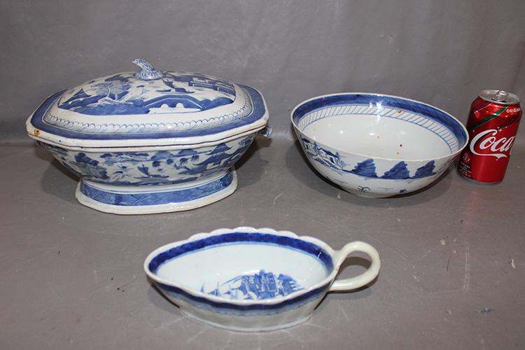 3 Early Pieces Of Canton Chinese Porcelain (1 of 6)