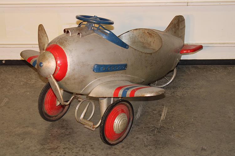 1940S Murray Pedal Airplane WWII U. S. (0107) on Jun 05, 2022 Ralph