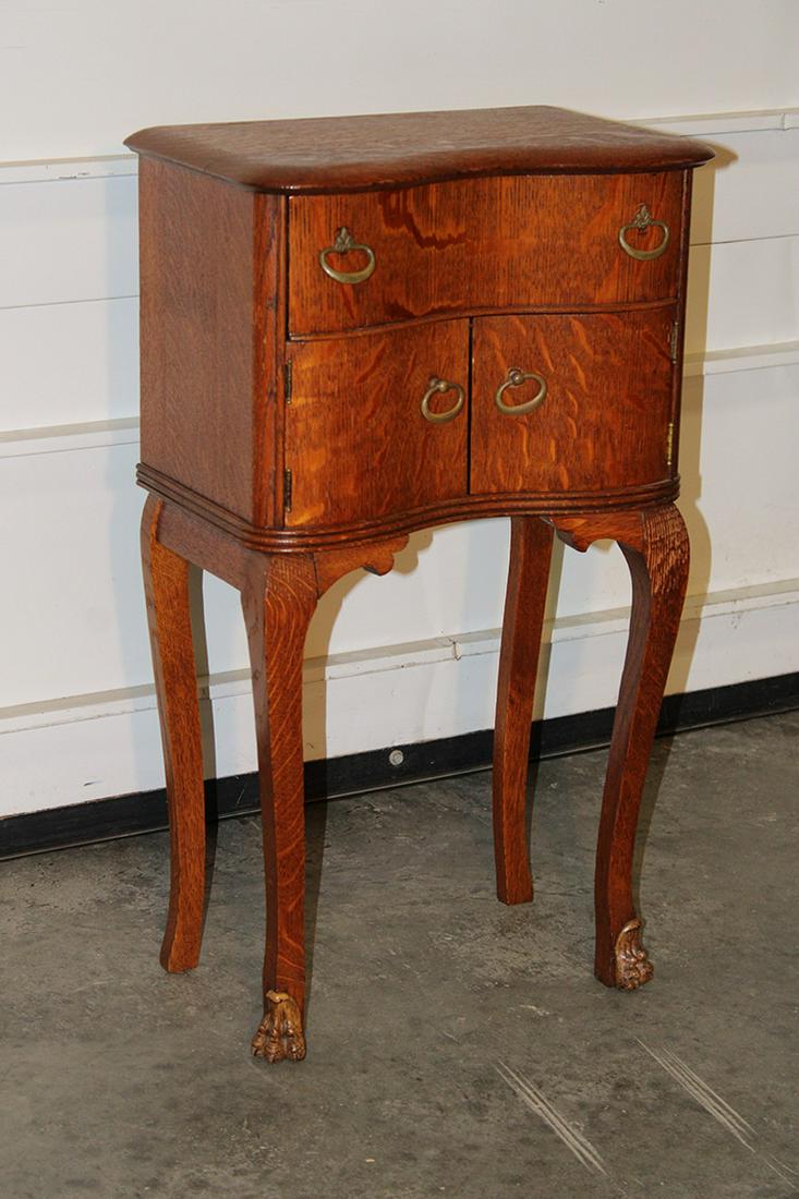 Sweet Small Oak Stand With Claw Feet And Bombay Front (1 of 3)