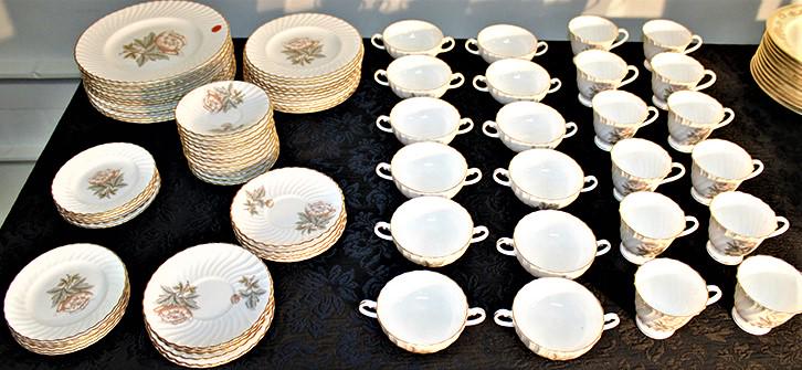 Super Clean 83 Piece Royal Worcester "Christina" Pattern Dish Set (1 of 5)