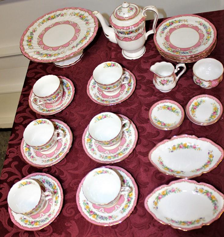 Super 28 Piece Crown Staffordshire Porcelain Dessert Set (1 of 5)
