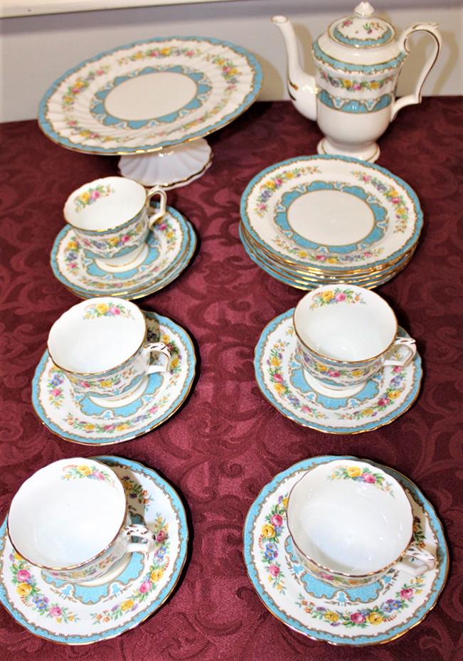 19 Piece Crown Staffordshire Porcelain Dessert Set In Blue (1 of 5)