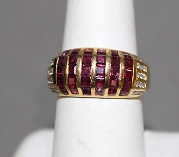 Super 18K Gold Diamond And Ruby Ring (1 of 3)