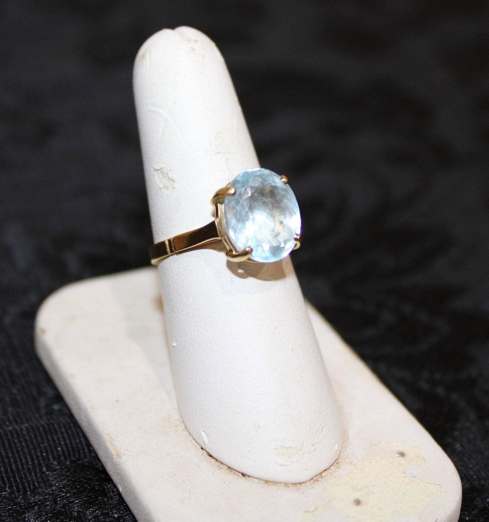 Nice Marked 18K Ladies Ring With Large Topaz (1 of 2)