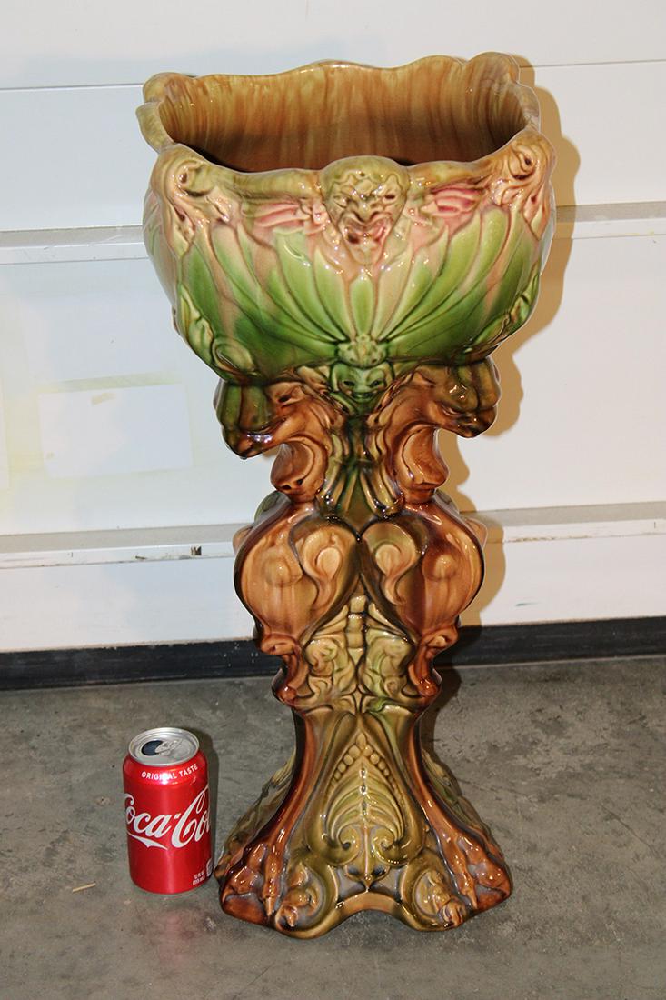 Nice 24" Majolica JardiniÃ¨re With Lion Decorated Bottom (1 of 4)