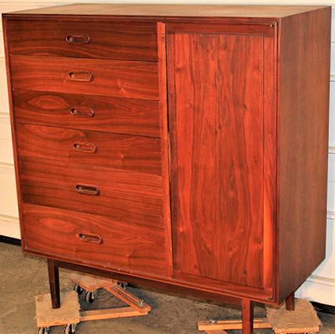 High Quality Mid Century Teak Gentlemen's Dresser: High quality mid century teak gentlemen's dresser, possibly Arne Vodder for Sibast in real nice original finish. 43" wide, 45" tall, 18" deep.