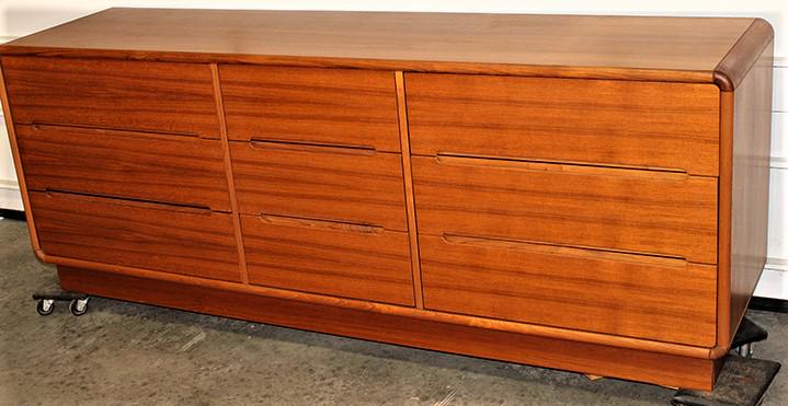 High Quality 9 Drawer Mid Century Teak Dresser (1 of 4)