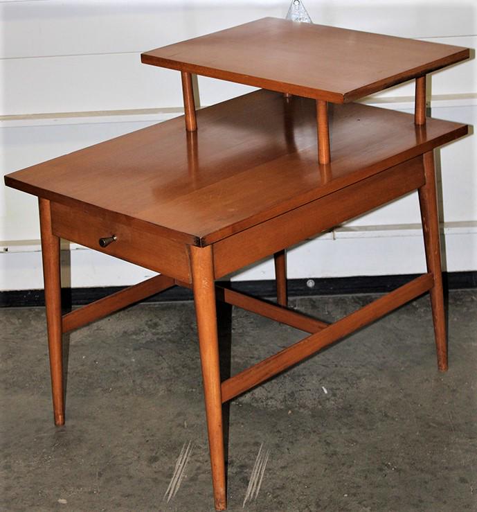 Signed Paul McCobb "Planner Group Winchendon" Mid Century 2 Tier Side Table (1 of 3)