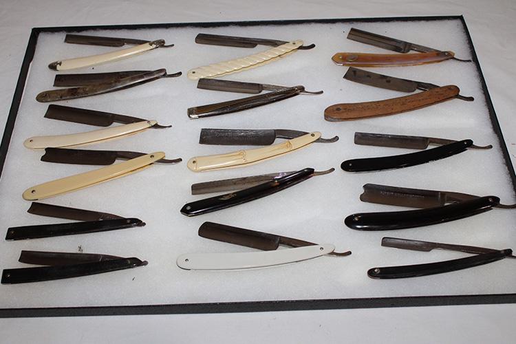 Nice Collection Of 16 Estate Fresh Straight Razors (1 of 4)