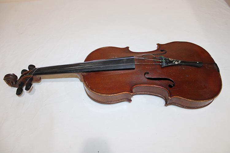 Early Violin Marked Jacques Bocquay Paris With Floral M. O. P. Inlaid Tail Piece (1 of 9)