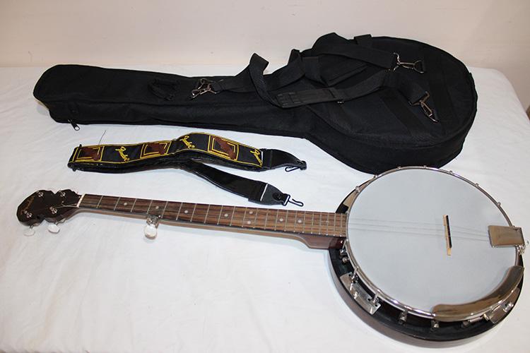 Pristine Fender 5 String Banjo With Fender Strap And Soft Case (1 of 5)