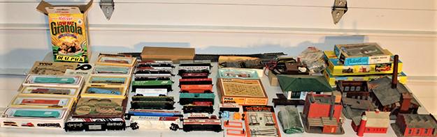 Large Group Of Estate Fresh H.O. Trains (1 of 6)