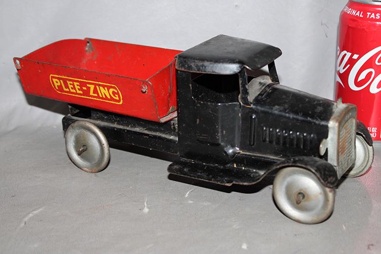 Fabulous All Original "Metal Craft" Toy Dump Truck (1 of 4)