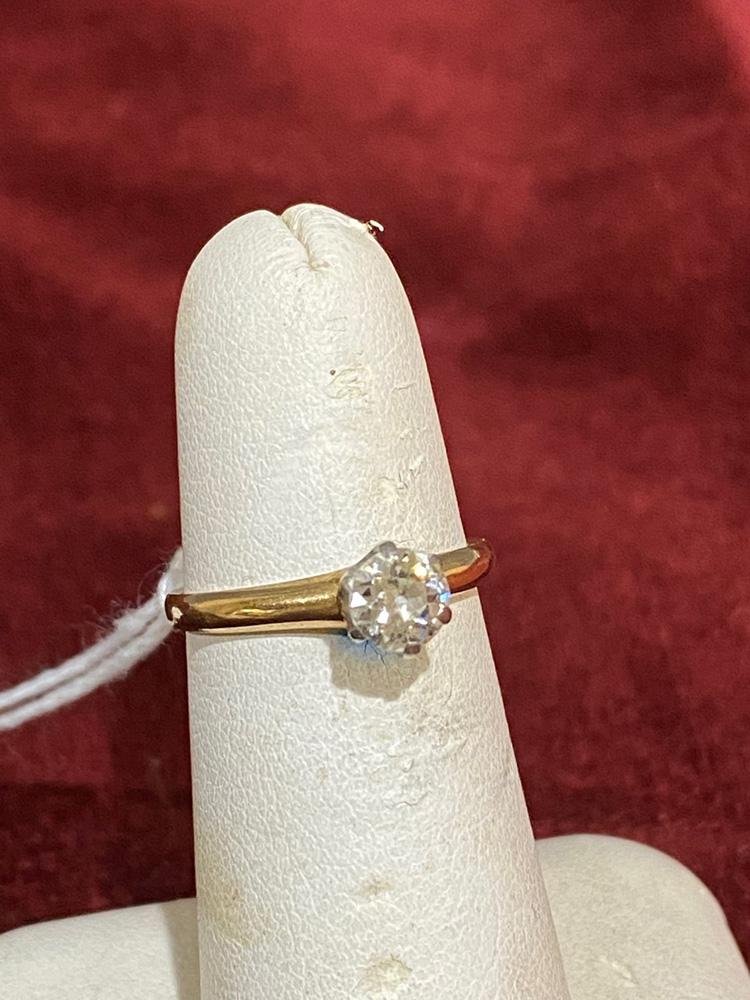 Pretty estate fresh diamond ring 14k and platinum (1 of 3)