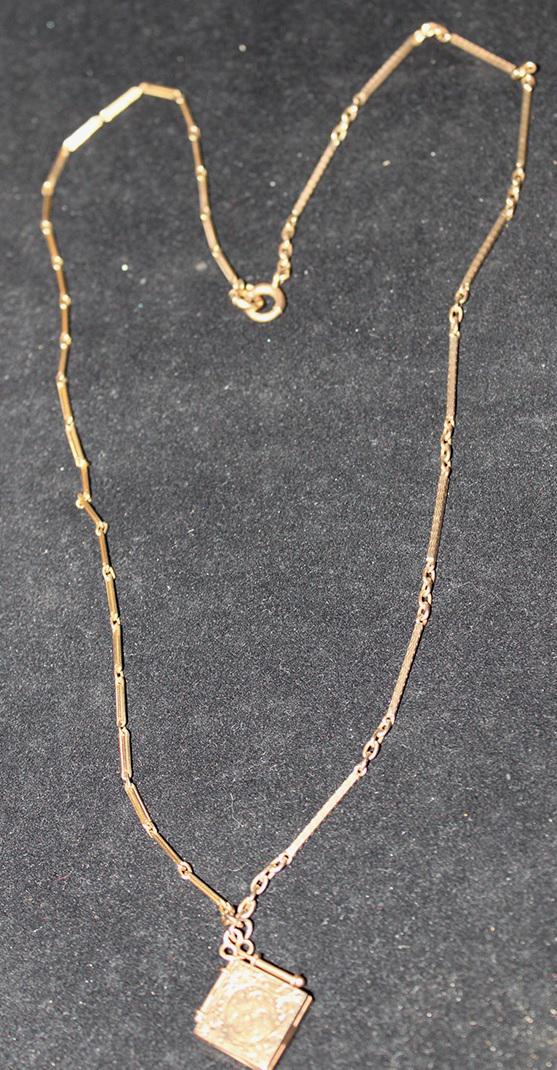 Beautiful 14K Chain And Locket (1 of 3)
