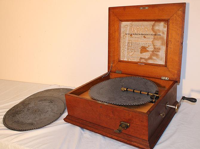 Oak Regina Coin Op 15 1/2" Disc Music Box, Has 15 Discs (1 of 6)