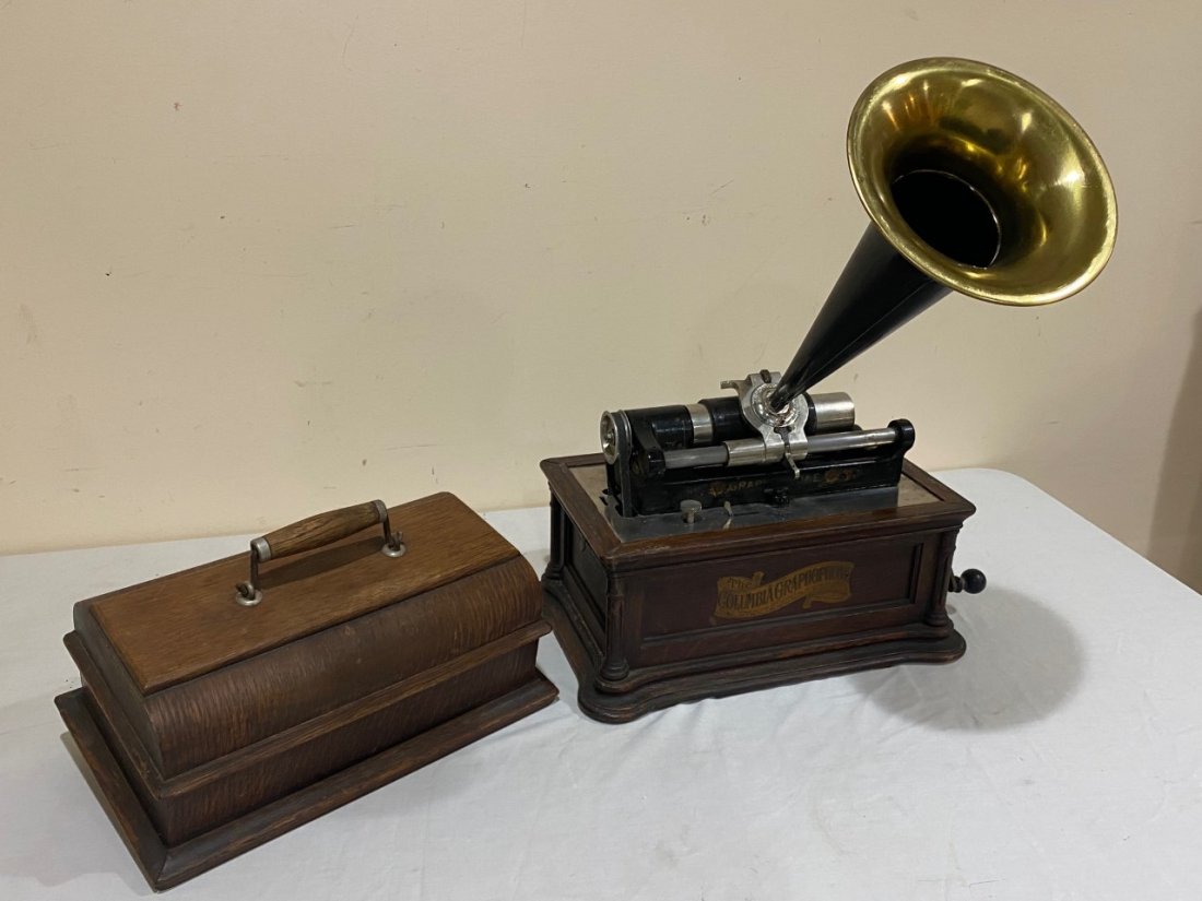 Nice Columbia Graphophone In Oak (1 of 3)