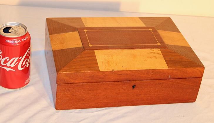 Antique Shaker Mixed Wood Sewing Box (1 of 4)