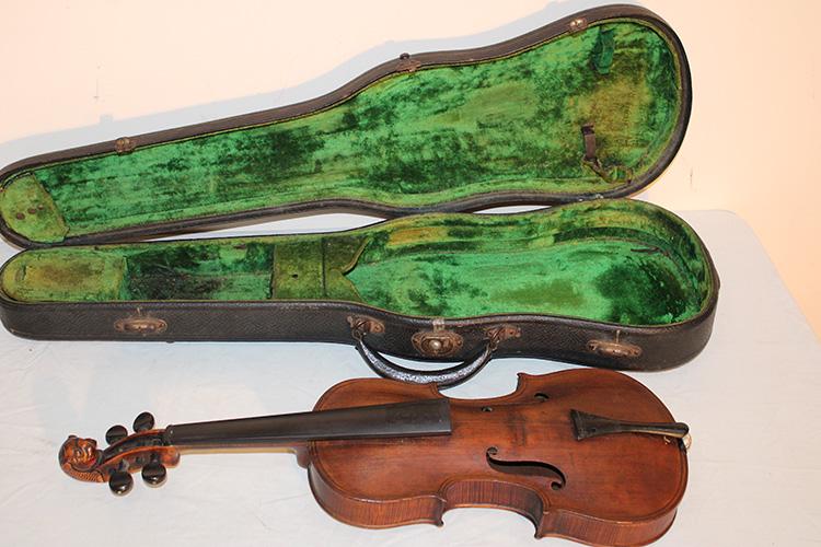 Very Early Full Size Violin With Carved Animals Head On Top (1 of 7)