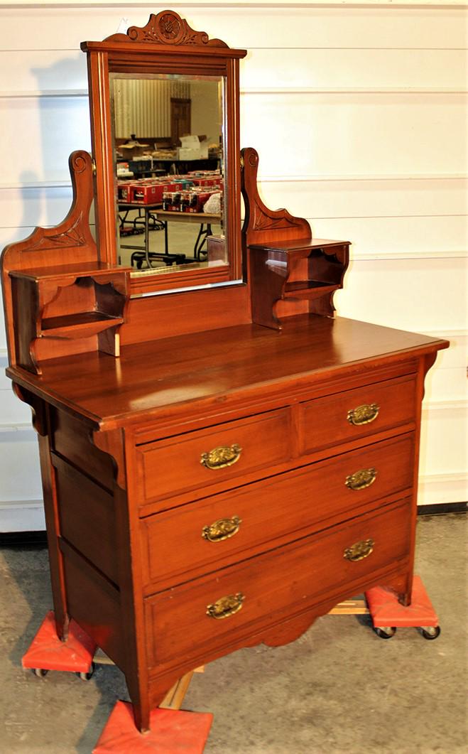 Sweet Dresser With Swivel Vanity Mirror (1 of 4)