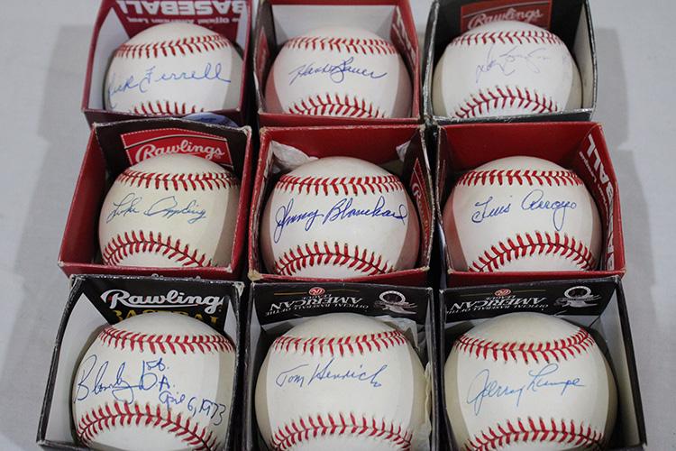 9 Baseballs Signed By The Pros (1 of 5)