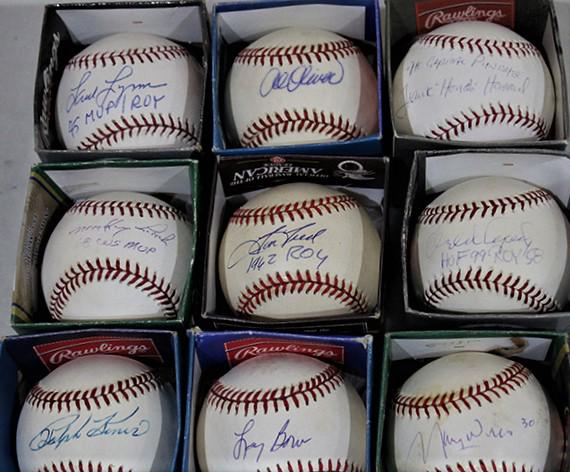 9 Baseballs Signed By The Pros (1 of 5)