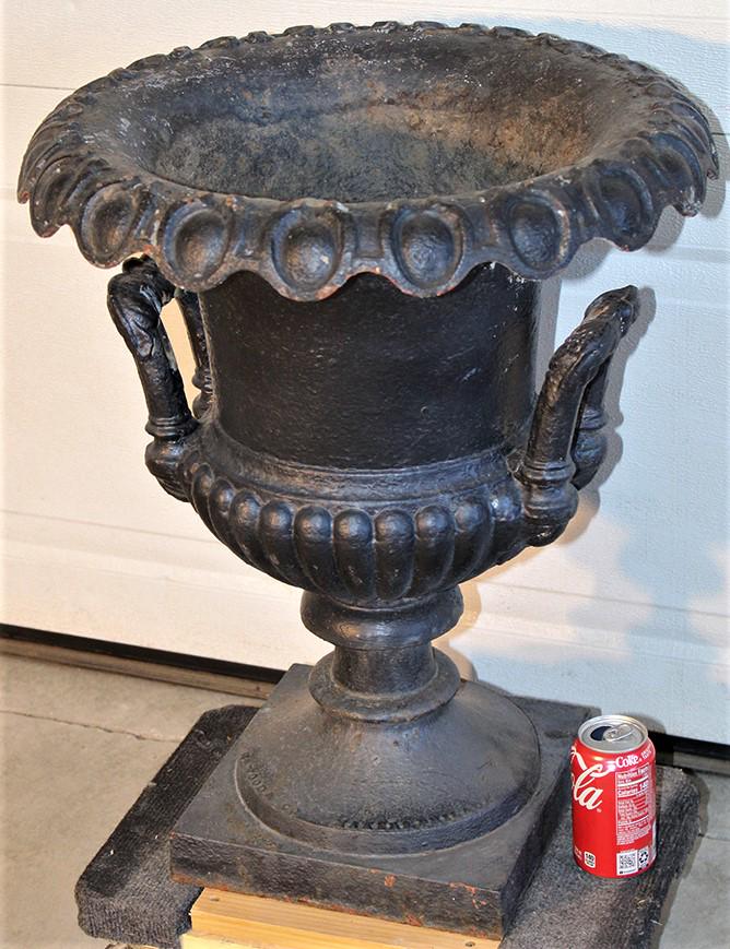 Awesome Signed Wood & Co. Philadelphia PA Double Handled Victorian Garden Urn (1 of 4)
