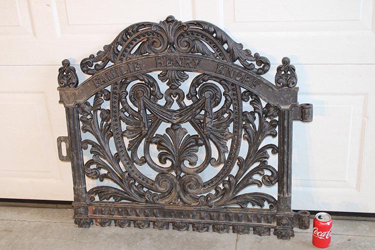 Antique Cast Iron Gate Dated 1909 (1 of 4)
