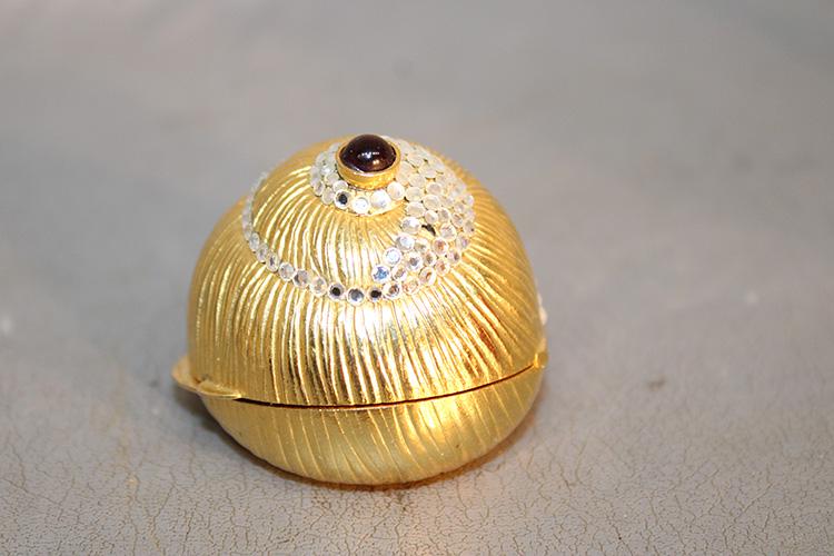 Sweet Small Signed Designer Box (1 of 4)