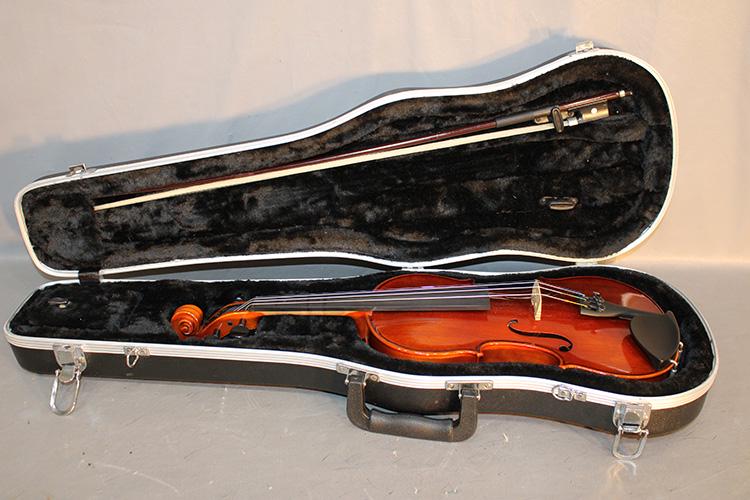Sweet Strobel 3/4 Size Violin And Bow (1 of 5)