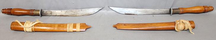 2 Vintage Knives And Scabbards Signed: 2 vintage knives and scabbards signed. Blades are dirty otherwise in nice condition. Appr. 16" long.