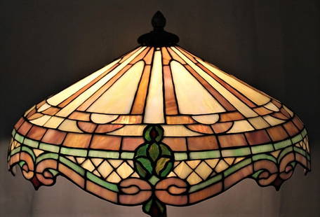 Real Nice 19" Gorham/Amboy Leaded Lamp: Real nice 19" Gorham/Amboy leaded lamp. One of the prettiest we have, in excellent condition. A couple of small lines (common in all antique leaded lamps). 19" wide, 23" tall.