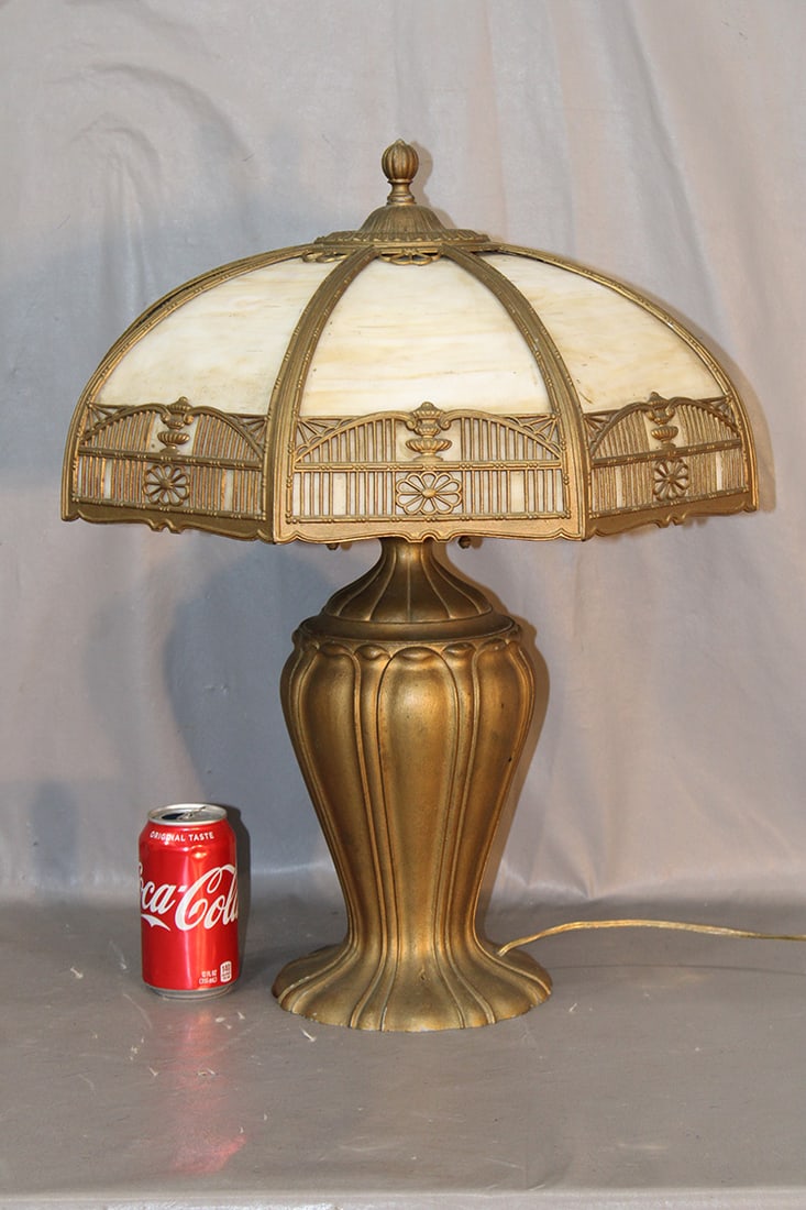 Large 18" (8) Panel Table Lamp With Bulbous Base Carmel Slag Shade (1 of 3)