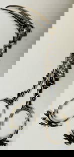 Fabulous Silver (Marked 800 and Hallmarked) Possibly a Sewing Bird (Great Piece): Fabulous Silver (Marked 800 and Hallmarked) Possibly a Sewing Bird (Great Piece). Has a lizard on the bottom and a baby in her stomach. Real Neat 4" long