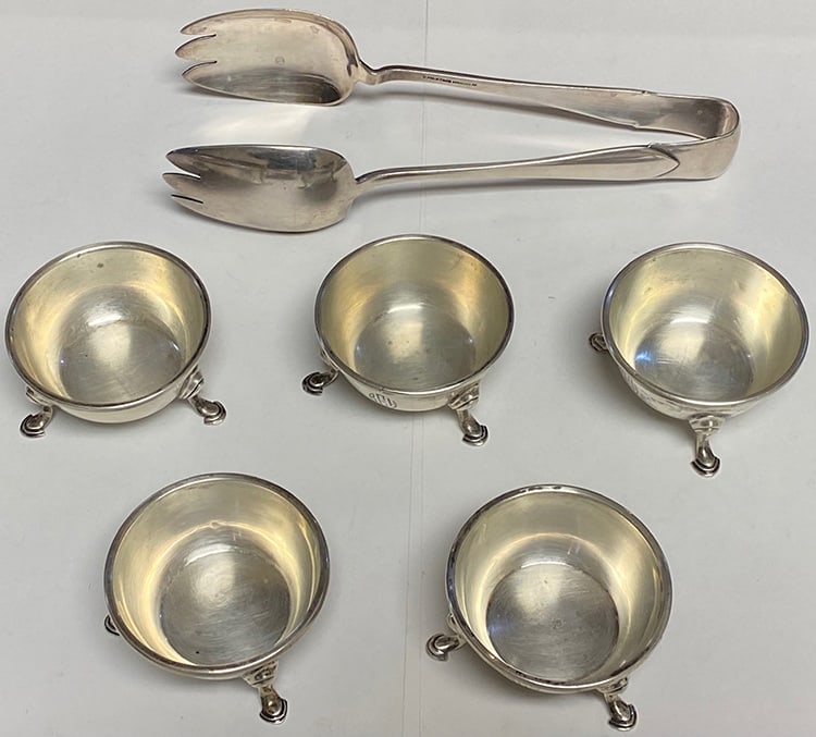 Sterling Silver Tongs and Footed Salts: Sterling Silver Tongs and Footed Salts all in nice condition. Tongs are 7"