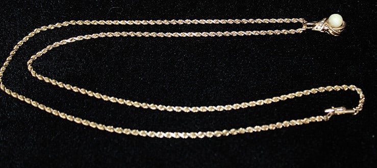 Nice 14k 24" rope twist necklace and pendant with diamonds 8.9 dwt. Very pretty and nice.: Nice 14k 24" rope twist necklace and pendant with diamonds 8.9 dwt. Very pretty and nice.