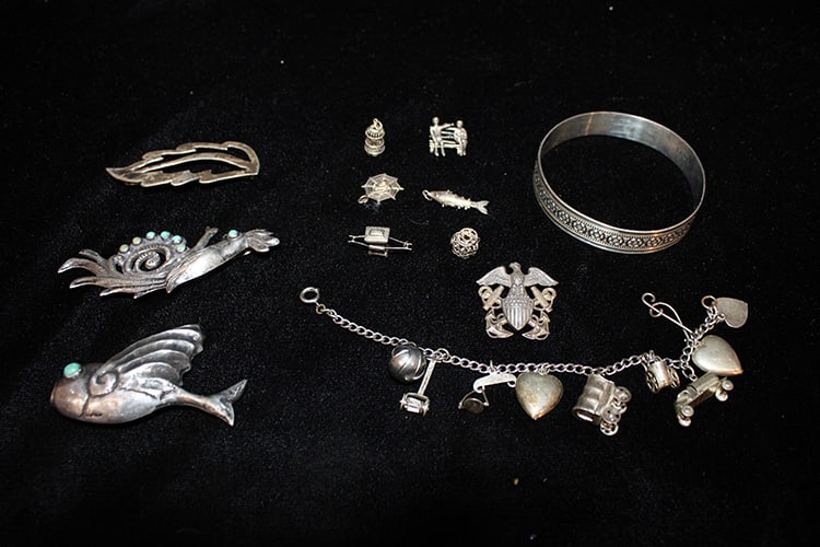 Nice selection of mostly sterling charms, jewelry and naval pin. Has figural pins, charms, etc.: Nice selection of mostly sterling charms, jewelry and naval pin. Has figural pins, charms, etc. Estate fresh.
