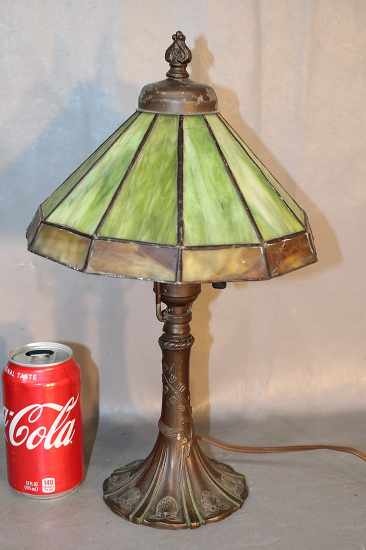 Nice 2 tone antique leaded glass A & C style boudoir lamp. Few small panels have cracks. 9" wide, (1 of 3)