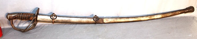 Original US model 1906 cavalry saber and scabbard by Ames. Marked 1906 A. S. Co & US J-C sword. (1 of 8)