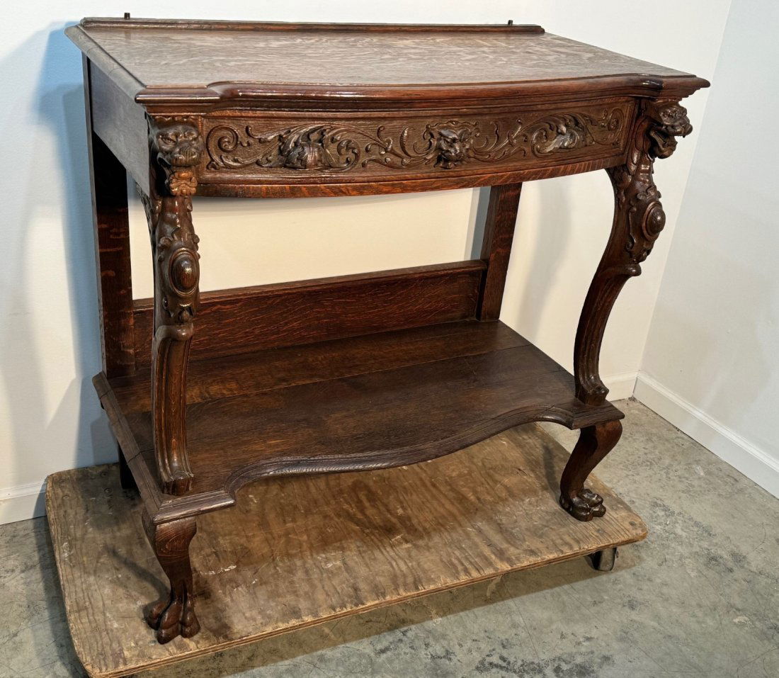 Cute Horner oak lion server with standing open mouth lions. Claw feet, needs refinishing and gluing. (1 of 4)