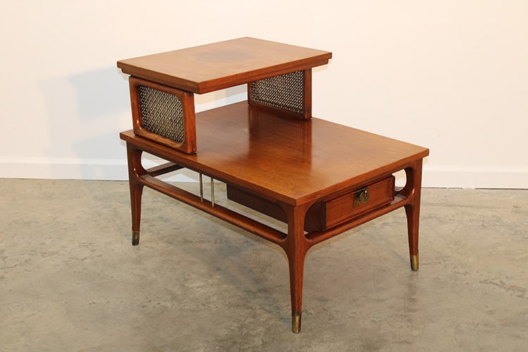 Mid century step back side table with wire mesh sides. 1 drawer in nice condition. Has a lamp ring (1 of 4)