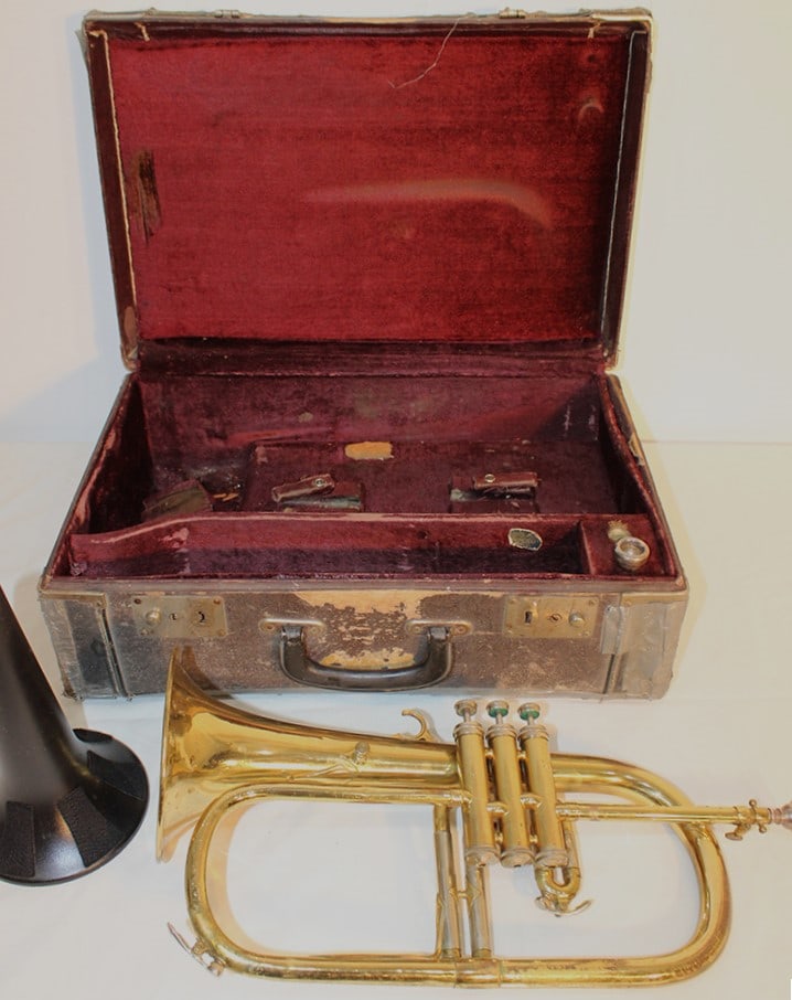 French brass trumpet by Couesnon (Paris) #78721. Has wear consistent with age with the original (1 of 4)