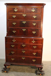 Awesome New York Period George III Mahogany Chest On Chest: Awesome New York period George III mahogany chest on chest. Has massive claw and ball feet with canted reeded corners, wide board back, estate fresh in nice condition. 1790's-1820's. 