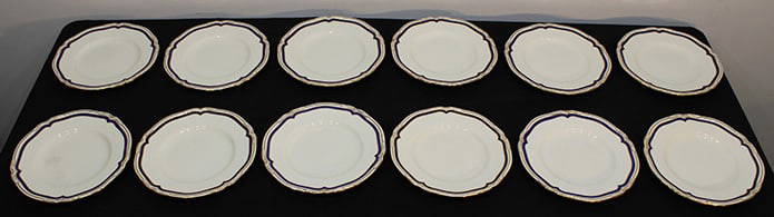 Exceptional Set Of 12 Minton 10 3/4 Dinner Plates By Tiffany & Co.: Exceptional set of 12 Minton 10 3/4 dinner plates by Tiffany & Co. Real clean, no chips or cracks. Cobalt and gold design (Buccleuch).