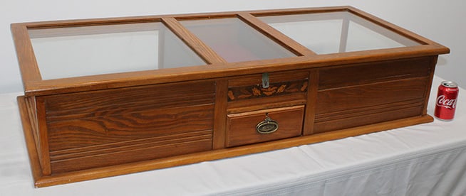 Nice Oak Showcase With Drawer And Inlay (1 of 4)